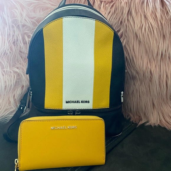 Color Block Michael Kors Backpack - Picture 5 of 5